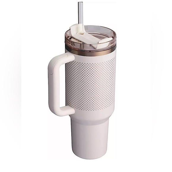 Stanley x Calia - 40oz Flowstate Quencher H2.0 Tumbler. Color: (Oat Milk) *NEW* - Picture 5 of 15